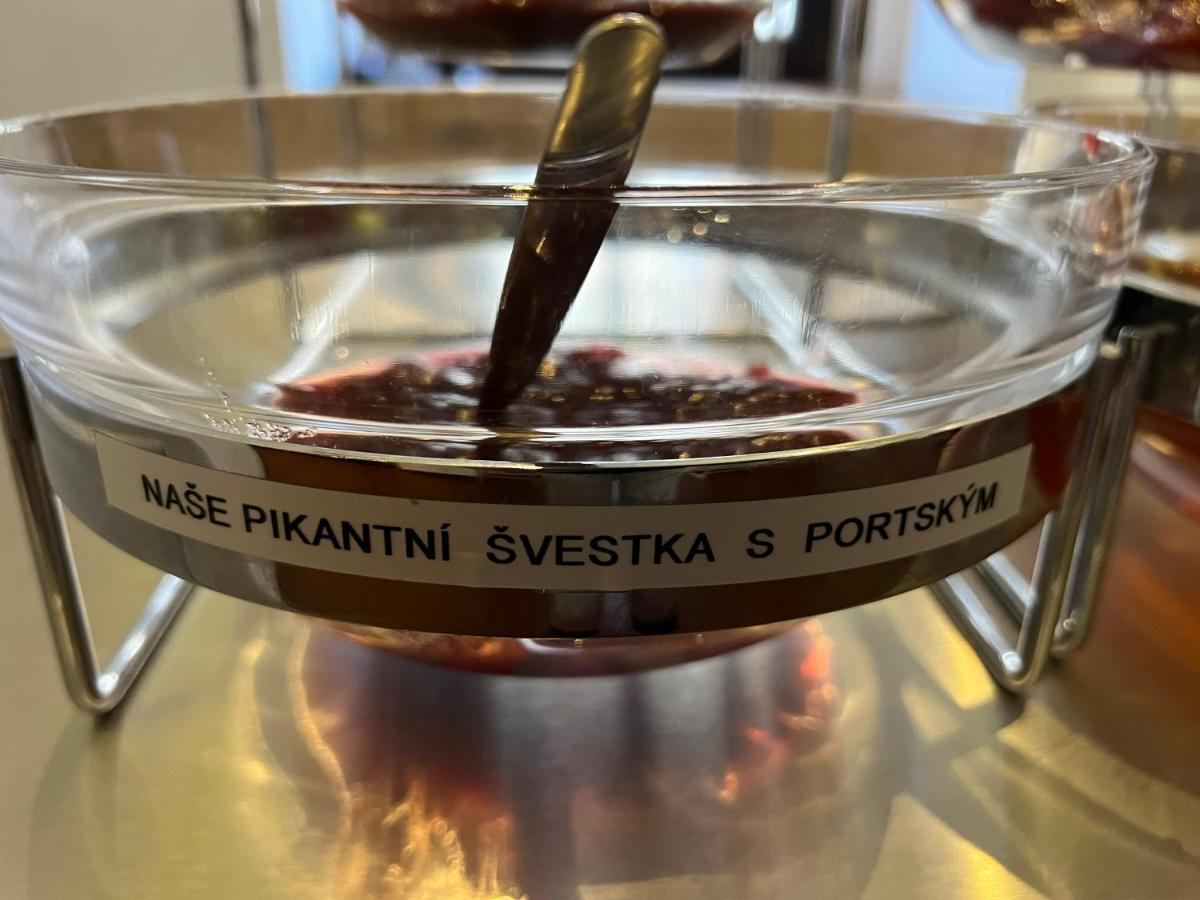 Hotel Praha Broumov Zewnętrze zdjęcie