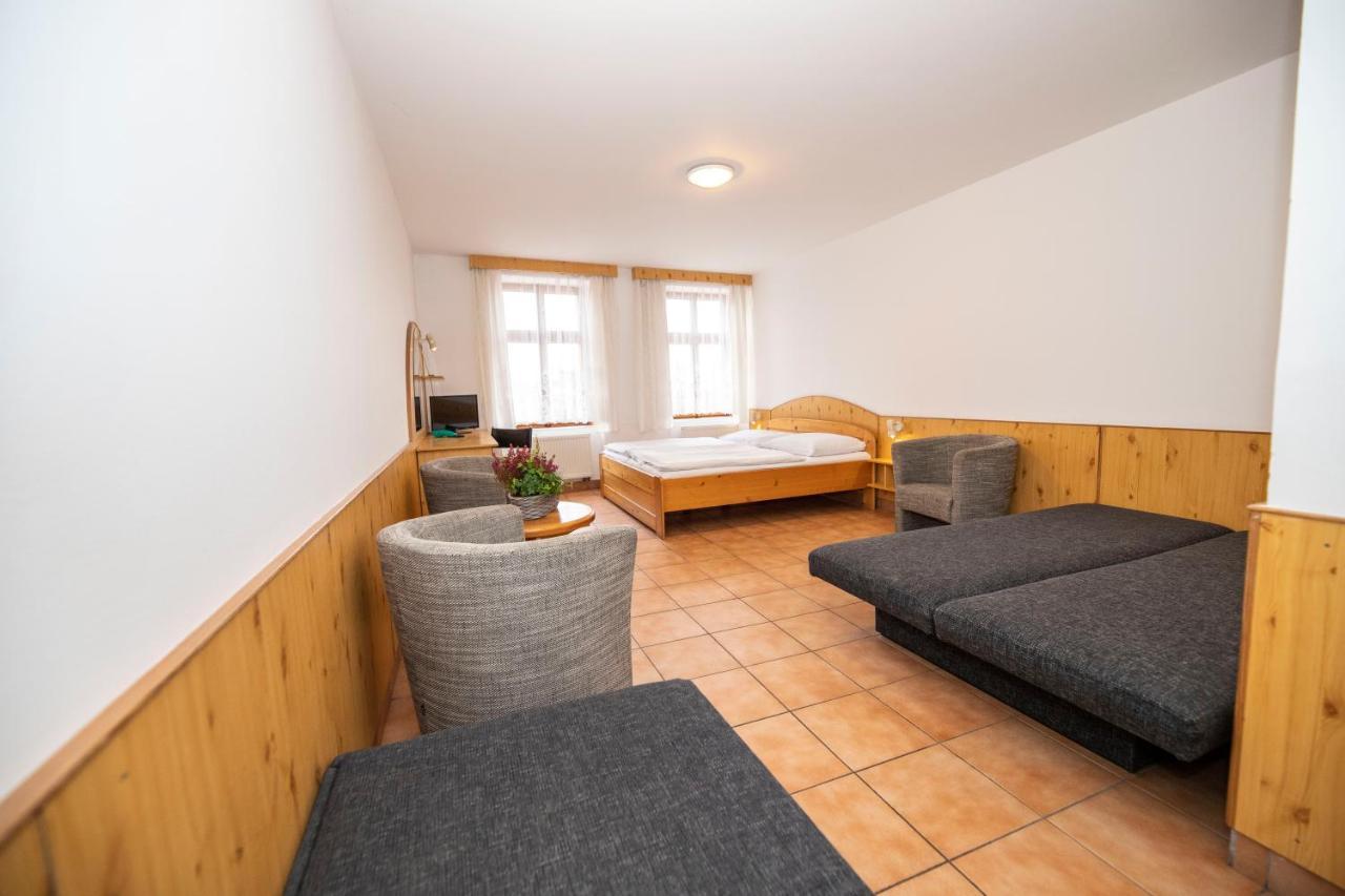 Hotel Praha Broumov Zewnętrze zdjęcie