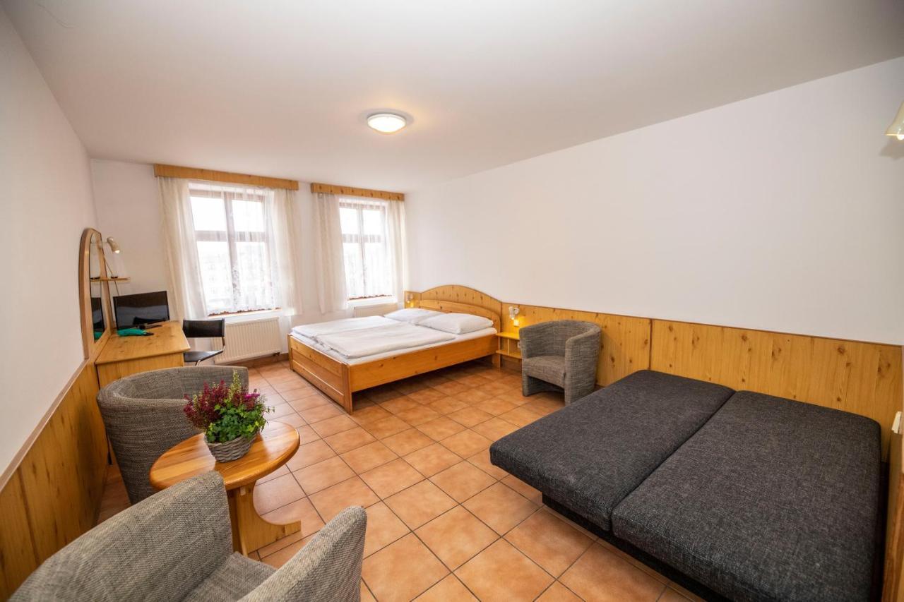 Hotel Praha Broumov Zewnętrze zdjęcie