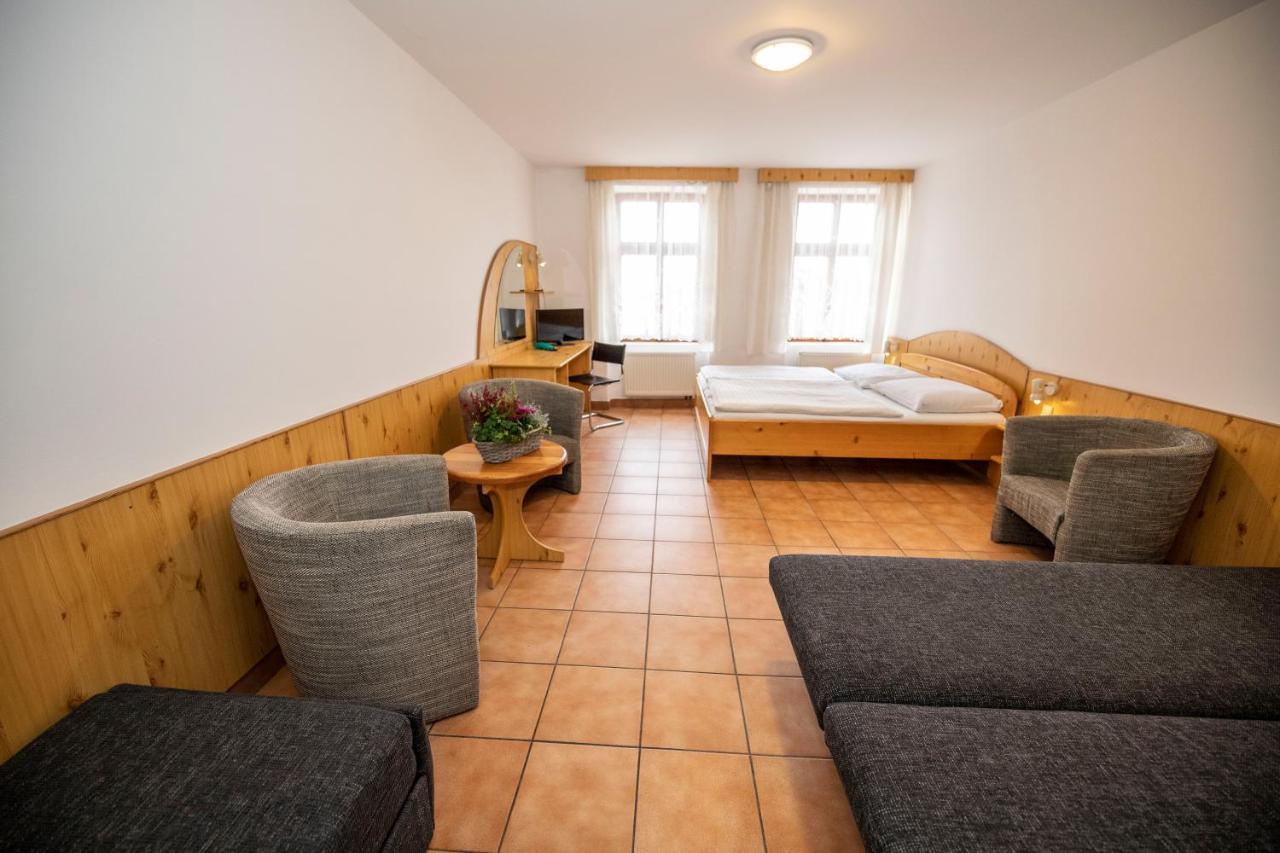 Hotel Praha Broumov Zewnętrze zdjęcie