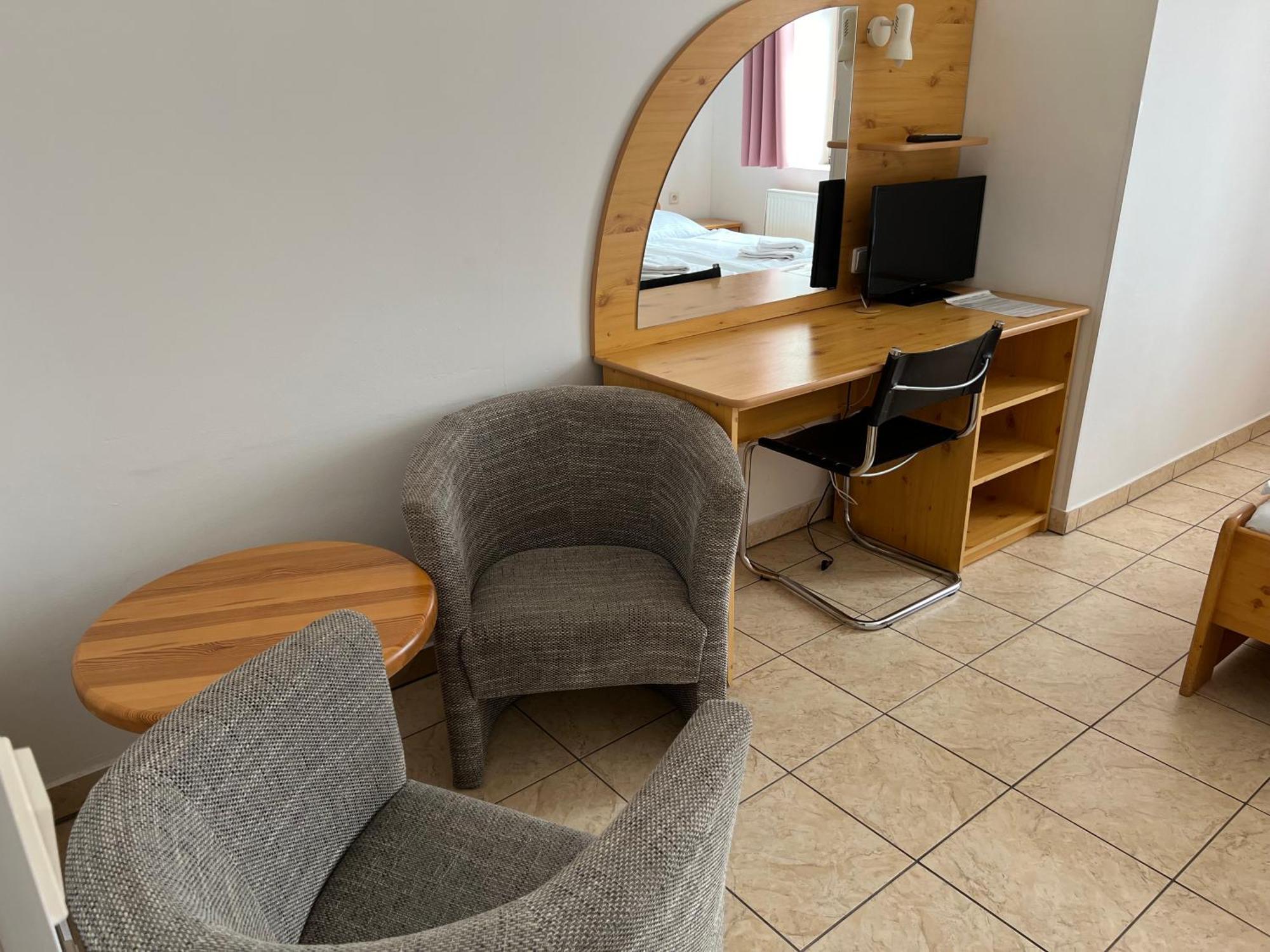 Hotel Praha Broumov Zewnętrze zdjęcie