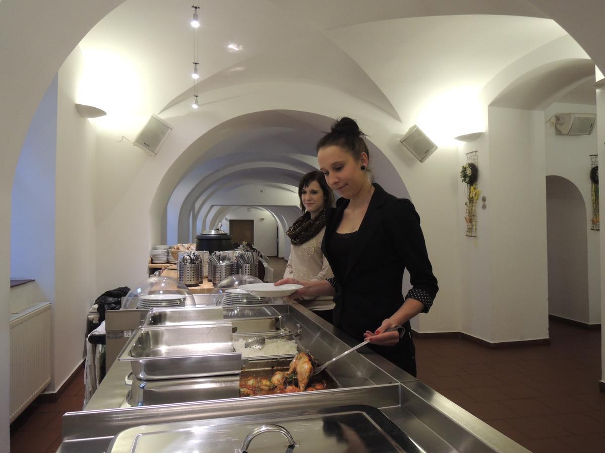 Hotel Praha Broumov Zewnętrze zdjęcie