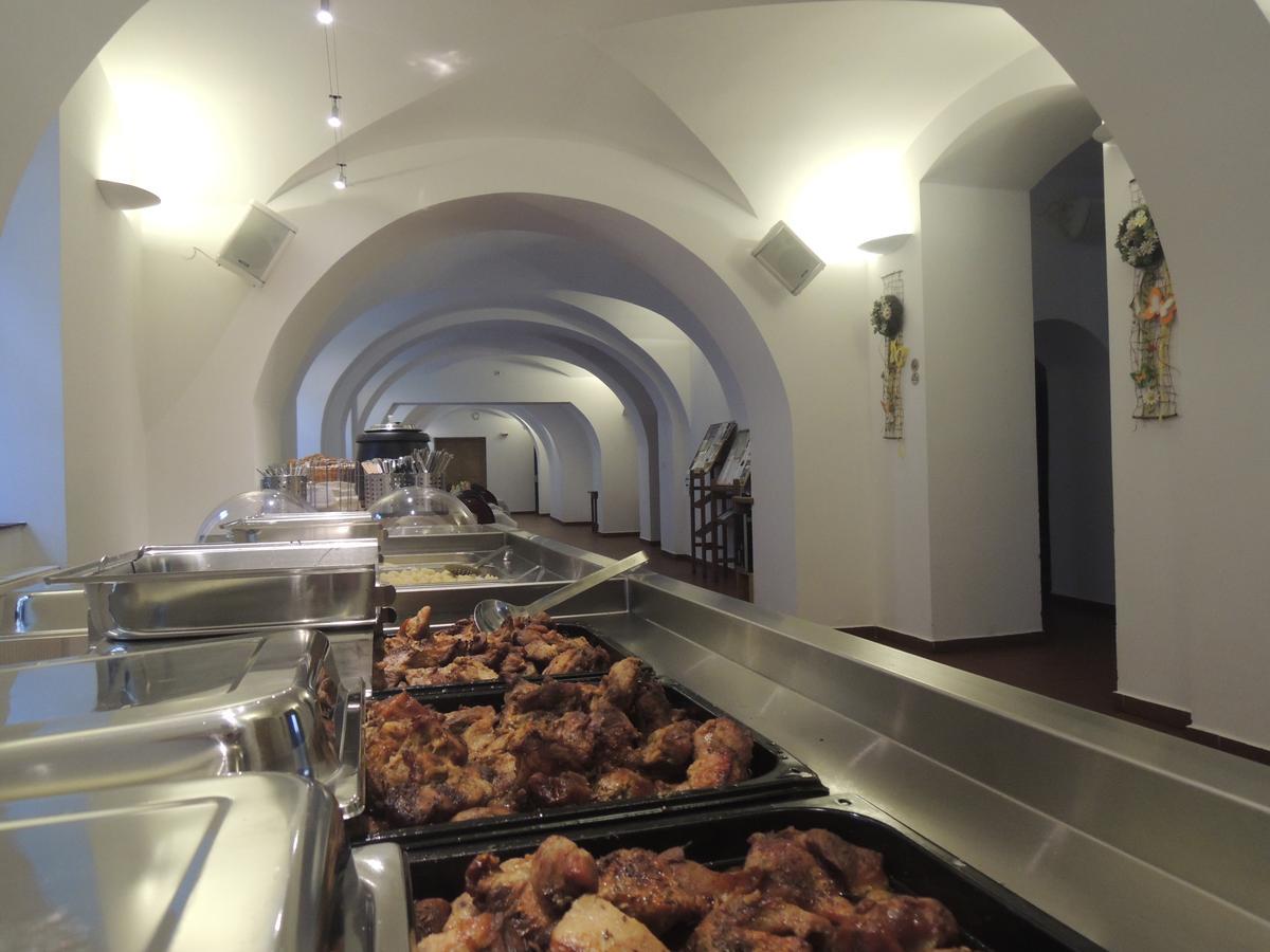 Hotel Praha Broumov Zewnętrze zdjęcie