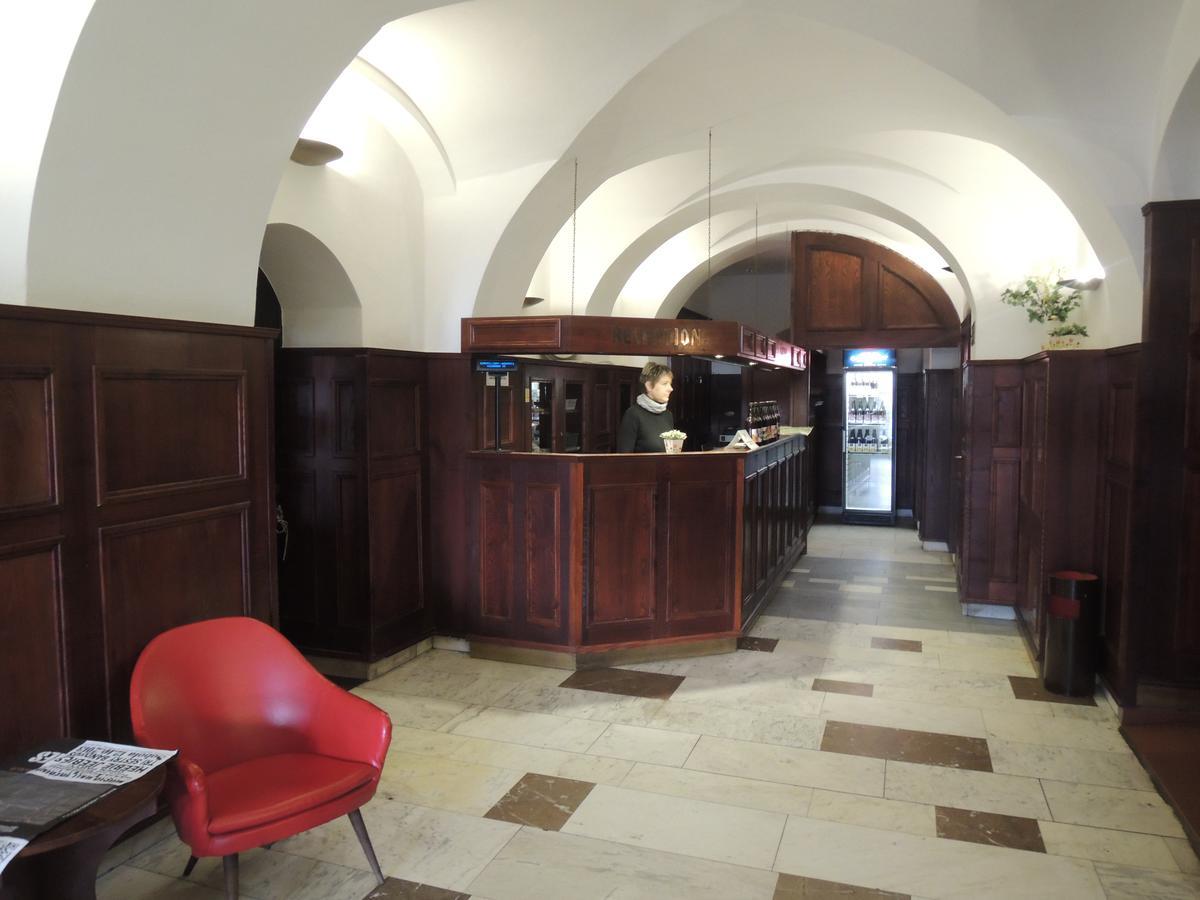 Hotel Praha Broumov Zewnętrze zdjęcie